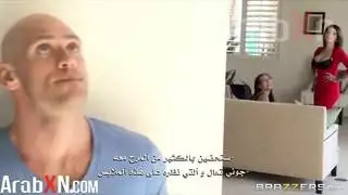 خضوع تام: جوني سينس يستقبل كل الأعضاء