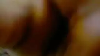 داكوتا سكاي تحصل على لعق لأثدائها في هذا المشهد الإباحي