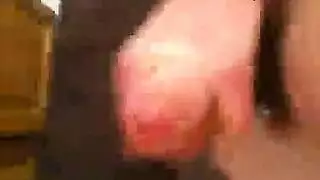 سيدة بريطانية انتقلت للتو إلى شقتها الجديدة ولم تستطع الانتظار لممارسة الجنس مع جارتها الجديدة