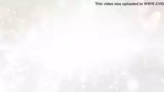 أمسكت متلبسة: زوجة مثيرة تستمني بينما زوجها يشاهد