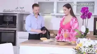 زوجة مثيرة تتوق لأفلام بورن مترجمة صعبة