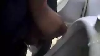 أفلام إباحية في المخزن: امرأة ممتلئة تأخذ رجلين في وقت واحد