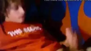 خدمة ذاتية إباحية: تدليك حتى انفجار مني فوضوي