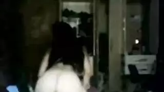 مؤخرة برازيلية ممتلئة تهتز في عرض إباحي جامح