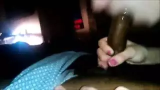 بلع هادئ لقضيب أسود ضخم والوالدان في المنزل