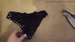 الشاب ذو القضيب الكبير يقذف بقوة من مصتها المكثف