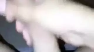 فرج عاري على قضيب حجري مبلل إيدن سكاي في مشهد إباحي صريح