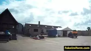 شرطي سري يمارس الجنس بقوة في كاميرا تجسس مخفية للإباحية