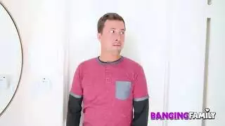 لورين فيليبس تتمدد في فعل عنيف ومكثف