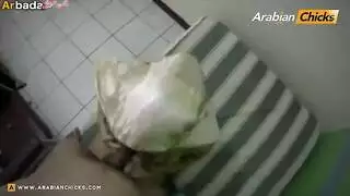 فتاه جميله تتناك من صحبتها وامها بتخش معهم