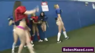 إغواء الرياضية المراهقة القذر يتحول إلى فيلم إباحي عنيف