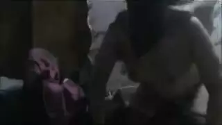 أشرطة جنسية تحتcover: بنات منقبات في عملية جنس جماعي صريحة