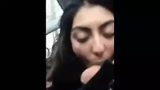 مص مقابل المال: فتاة سورية تخدم قضيب رجل أجنبي