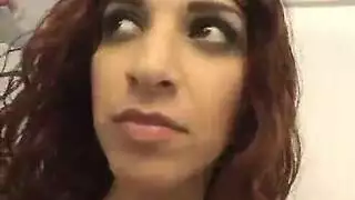 عاهرة مغتربة من المغرب تُدفع لها مقابل الشغف في باريس