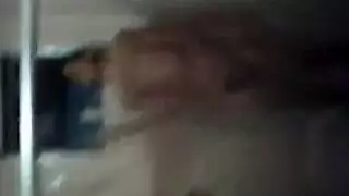 فتاة مغربية ساخنة تأخذ قضيبًا كبيرًا في جنس عنيف