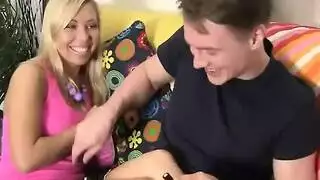 ينيك اخت الديوث امامه