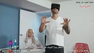 صديقة افتراضية قابلة للتخصيص في محاكاة أفلام إباحية صريحة