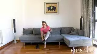 المراهقة المشاغبة تمارس الجنس مع رجل أحلامها في مشهد صريح إكس إكس إكس