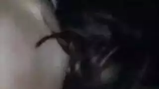 بنت فيها ظبر طويل جدا